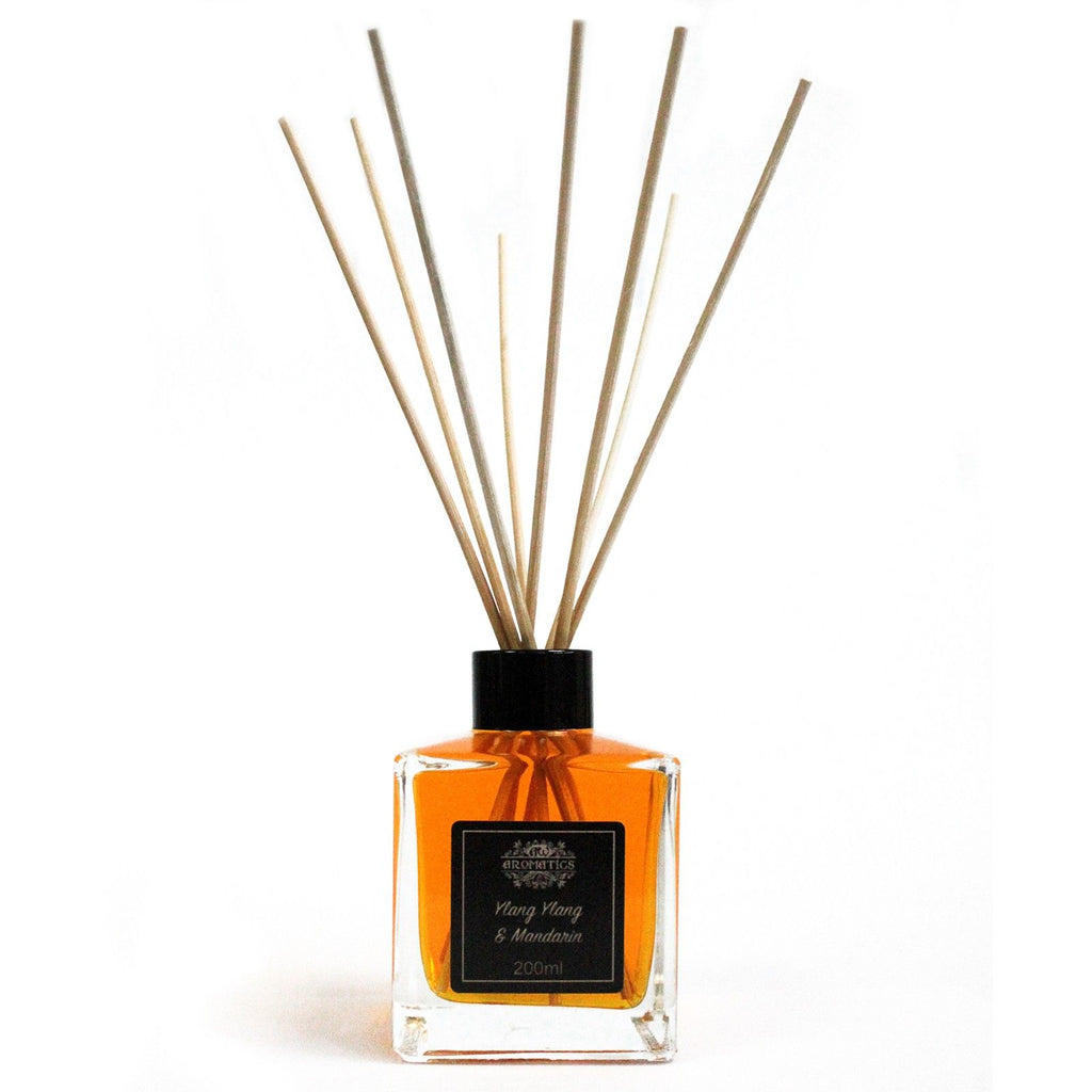 Difusor de varillas con aceites esenciales de ylang ylang y mandarina