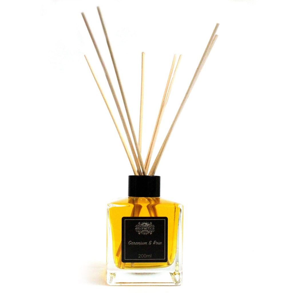 Difusor de varillas con aceites esenciales de geranio y rosa