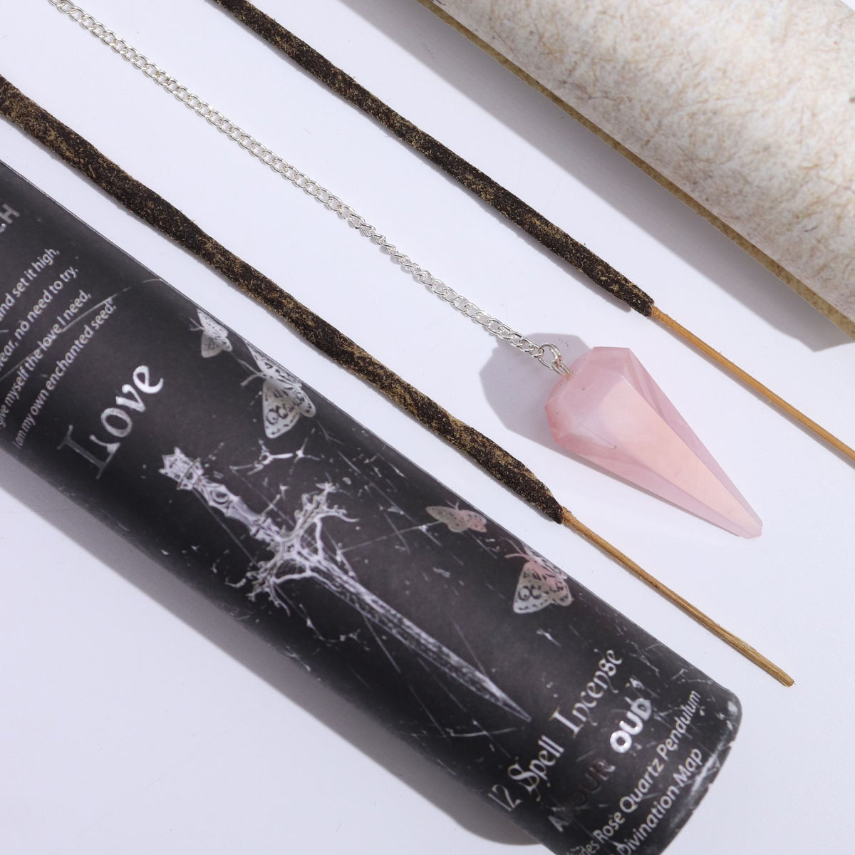 Incienso Brujas Antiguas Amor con péndulo de cuarzo rosa